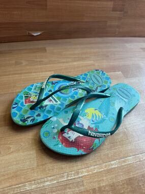 Havaianas Slim Princess Kids Flip Flops in a Little Mermaid Ariel design
